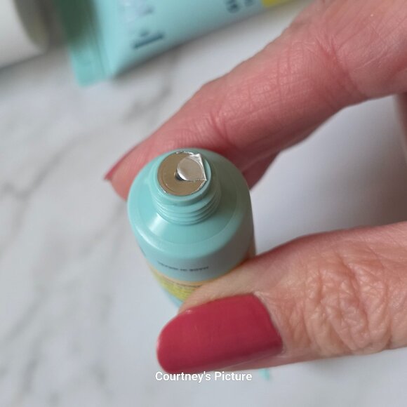 FRE LIGHT/MEDIUM Glow Me + Tinted Moisturizer Lot - Picture 4 of 4